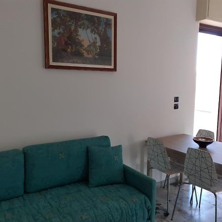 Casa Dusat In Accogliente Edificio Nel Centro Di Monforte มอนฟอร์เต ดิ อัลบา ภายนอก รูปภาพ